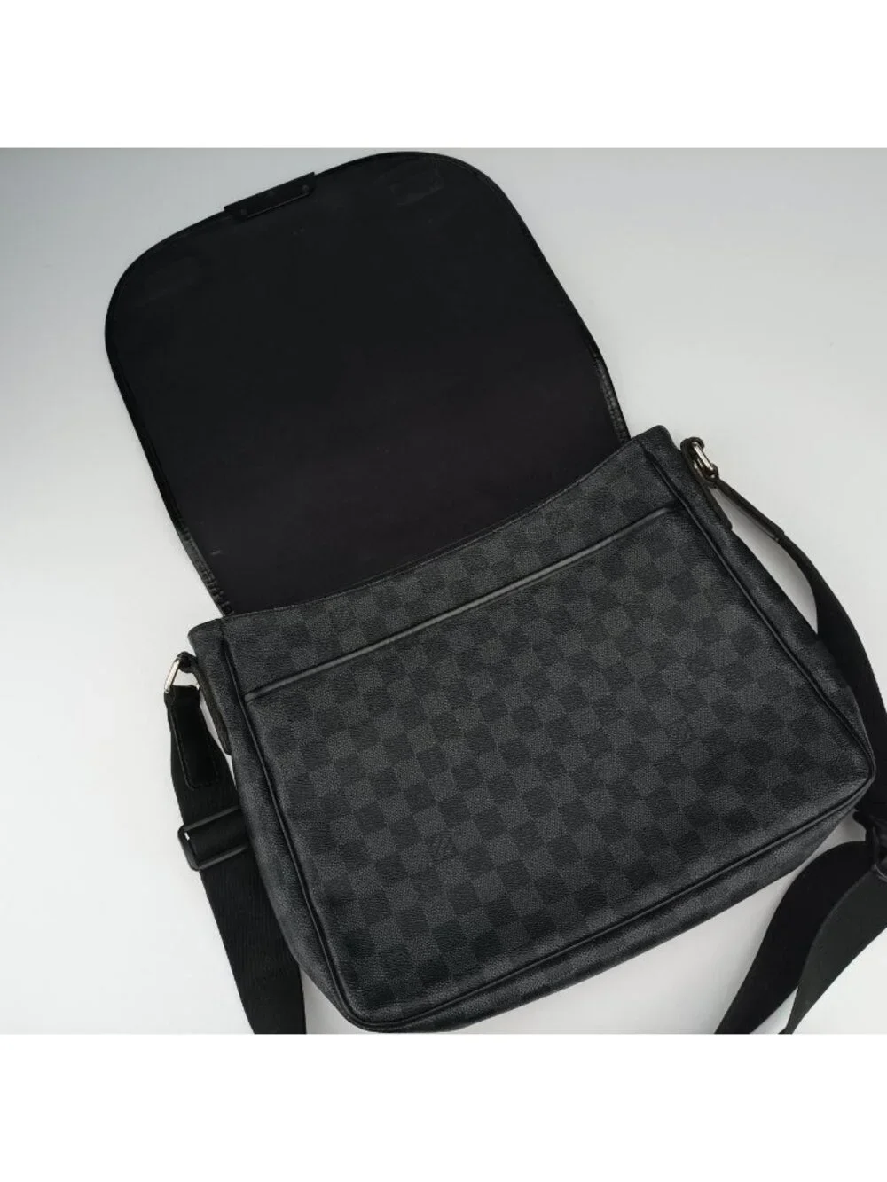 Louis Vuitton Daniel MM Noir Damier Graphite Tote